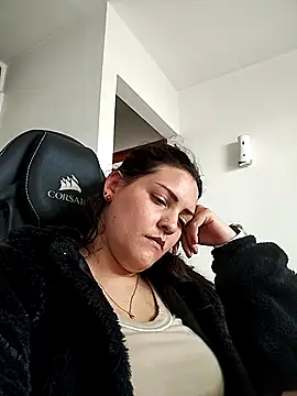 Mia Hampton online show from February 10, 7:50 pm