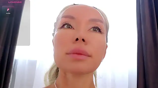 WhiteBunny online show from June 30, 7:08 am