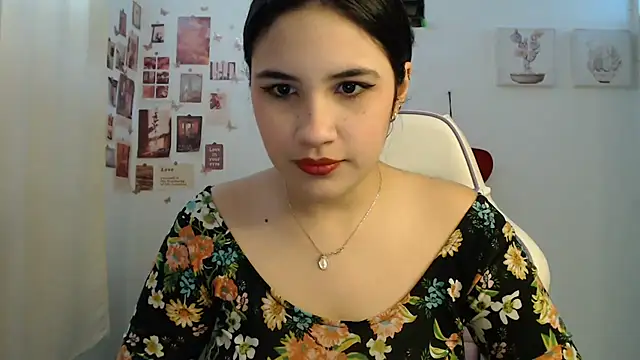 InocentHeaven1 online show from June 18, 12:43 pm
