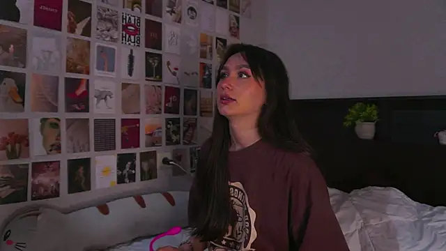 itssophiie online show from September 12, 5:53 pm