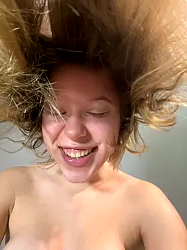 kimczii online show from November 5, 7:24 am