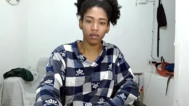 Snapshot of angelamarie1 chatting on October 13, 11:13 am angelamarie1 online show from October 13, 11:13 am