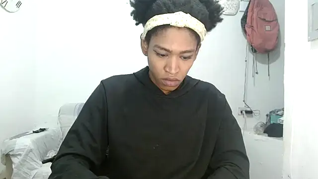 Snapshot of angelamarie1 chatting on October 1, 10:53 am angelamarie1 online show from October 1, 10:53 am