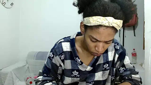 Snapshot of angelamarie1 chatting on October 15, 11:02 am angelamarie1 online show from October 15, 11:02 am