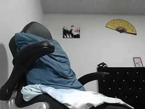 pamelabigcock69 online show from March 17, 9:19 pm