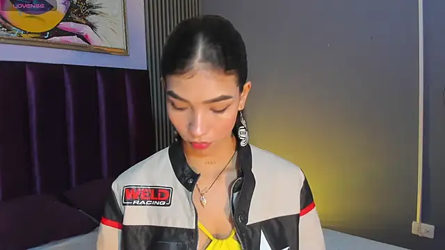 LauraAristizabal online show from June 17, 12:06 pm