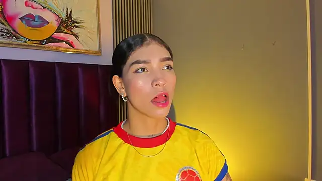 LauraAristizabal online show from June 23, 12:03 pm