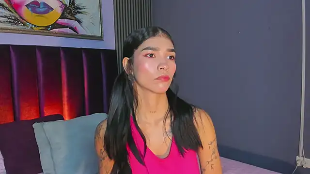 LauraAristizabal online show from June 18, 11:59 am