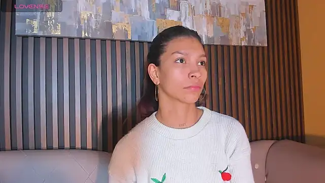 Snapshot of LauraAristizabal chatting on September 18, 1:31 pm LauraAristizabal online show from September 18, 1:31 pm