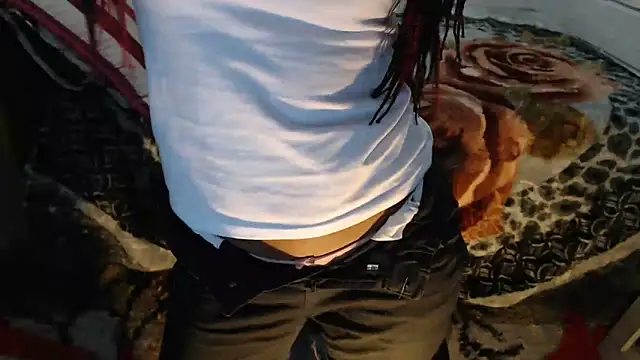 sexyjustin202 online show from June 19, 2:38 am