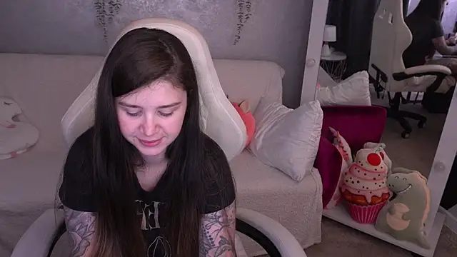 Snapshot of AmellyMilly chatting on October 8, 1:04 pm AmellyMilly online show from October 8, 1:04 pm