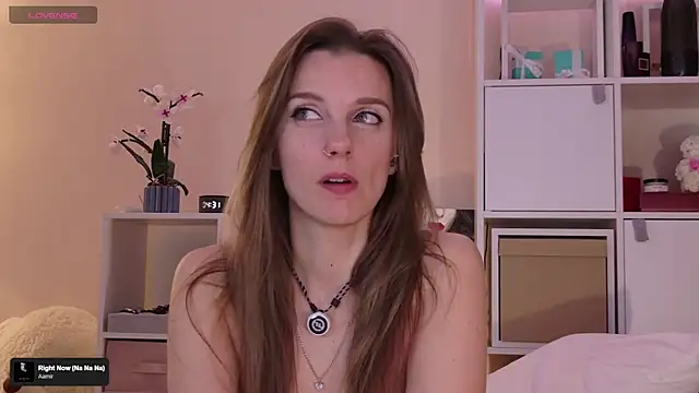 Karamelsw  online show from May 2, 1:31 am