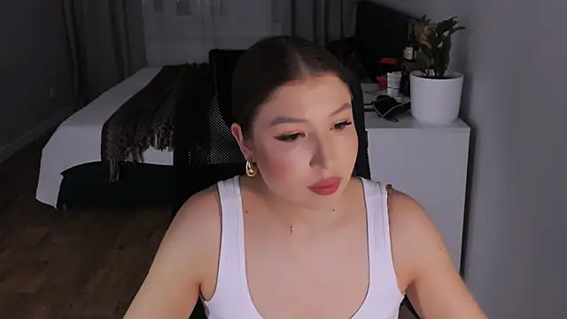 Eva Chris online show from September 23, 6:50 pm