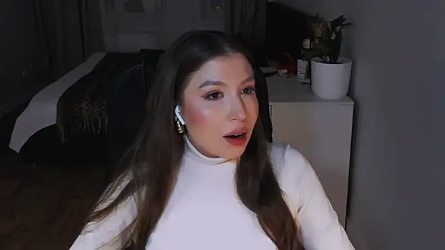 Eva Chris online show from October 10, 5:07 pm