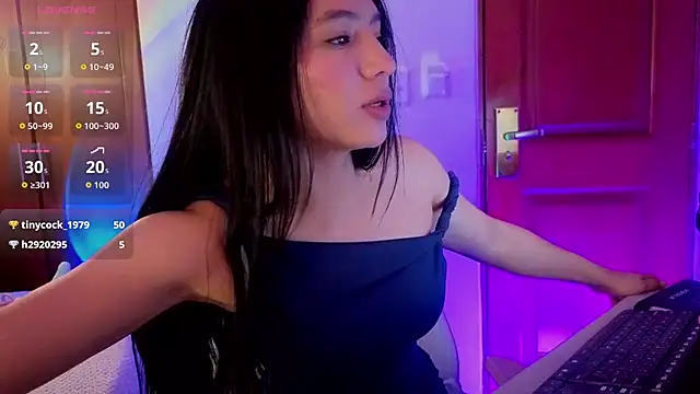  emma miller  online show from June 14, 11:43 am