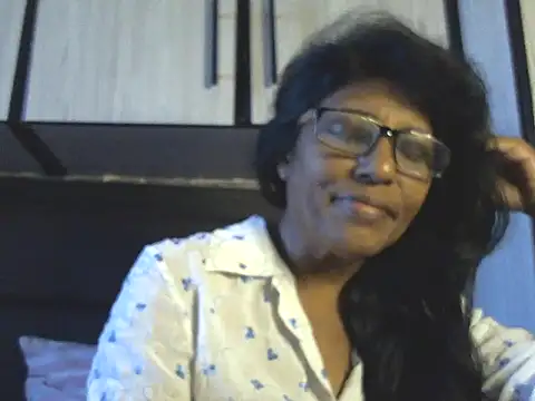 MsAttitude online show from May 4, 7:01 am