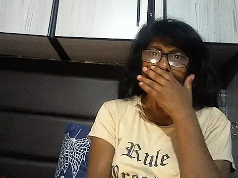 Snapshot of MsAttitude chatting on October 15, 7:11 am MsAttitude online show from October 15, 7:11 am