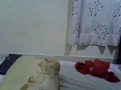 QUEEN-MARIAN online show from February 10, 9:51 pm