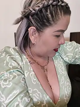 Dalessa Bigtits online show from July 4, 3:24 am