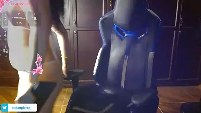 jaydensalvatore  online show from March 18, 10:26 pm