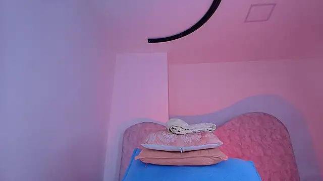 naomi kyse online show from June 7, 7:04 am
