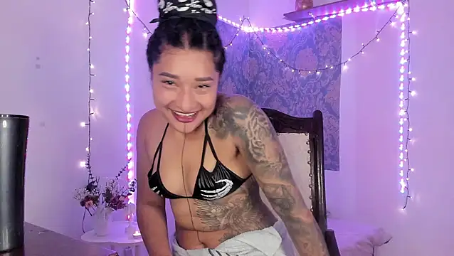 Eva Lee  online show from March 7, 10:11 am