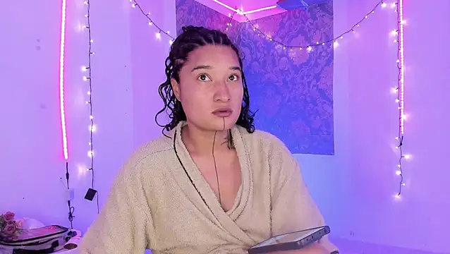 Eva Lee  online show from June 30, 10:26 am