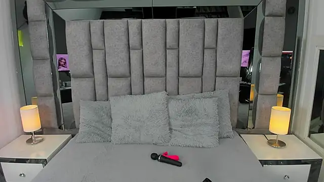 EMMAHILL1 online show from June 14, 11:32 am
