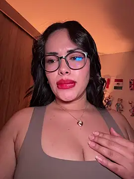andra rose online show from July 3, 11:00 pm