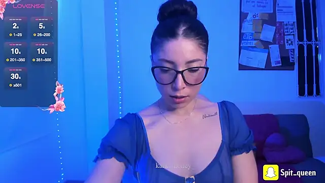 Spit queen online show from May 6, 1:37 pm