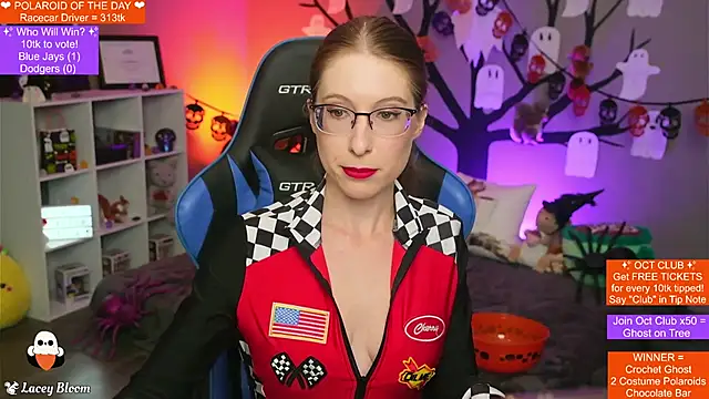 TheLaceyBloom online show from October 30, 1:52 am