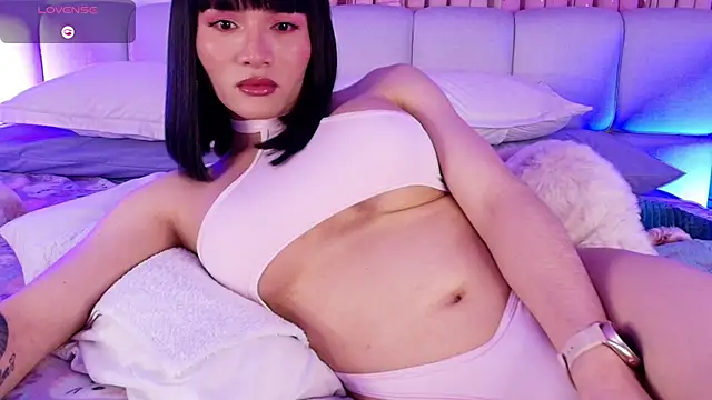 sweetieluna01 online show from October 23, 1:00 am