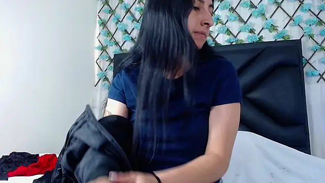 EmmaWilliamss online show from January 15, 4:35 pm