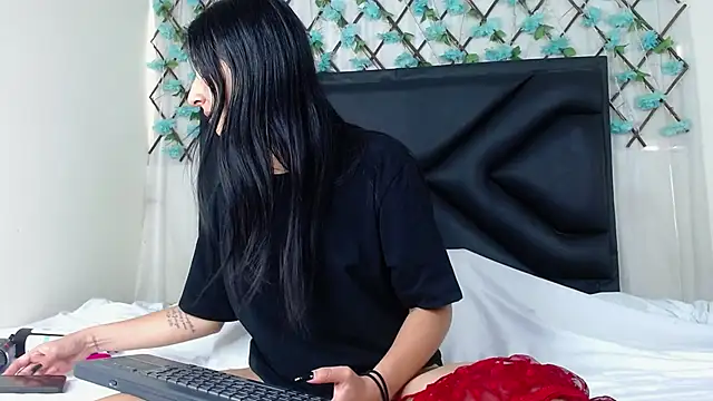 Snapshot of EmmaWilliamss chatting on October 8, 3:38 pm EmmaWilliamss online show from October 8, 3:38 pm