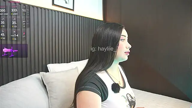 haylie  online show from June 17, 6:26 am