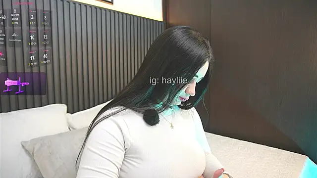 haylie  online show from June 5, 6:06 am