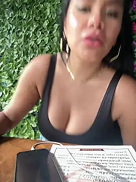 Insane Issa online show from January 15, 3:29 pm