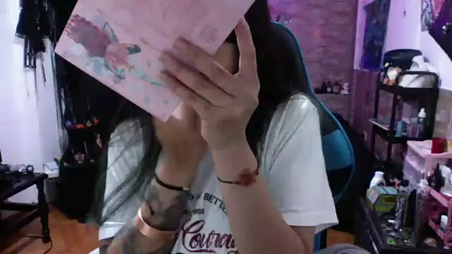 AngelaQueen  online show from November 3, 6:45 pm