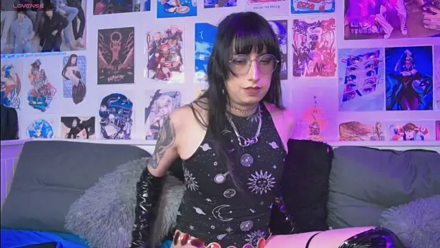 Snapshot of snowblack_ chatting on September 10, 2:28 pm snowblack online show from September 10, 2:28 pm