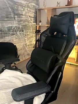 LunaBaker-1 online show from October 3, 8:58 pm