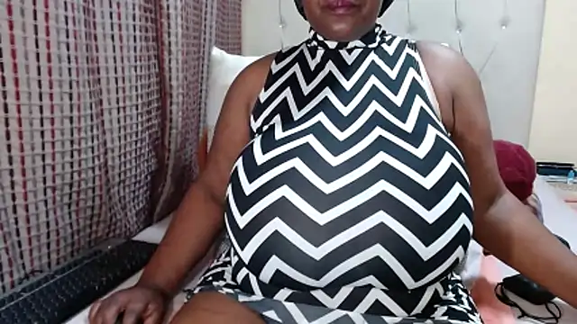 CHOCOLATEDARKBUSTYX online show from June 20, 10:57 pm