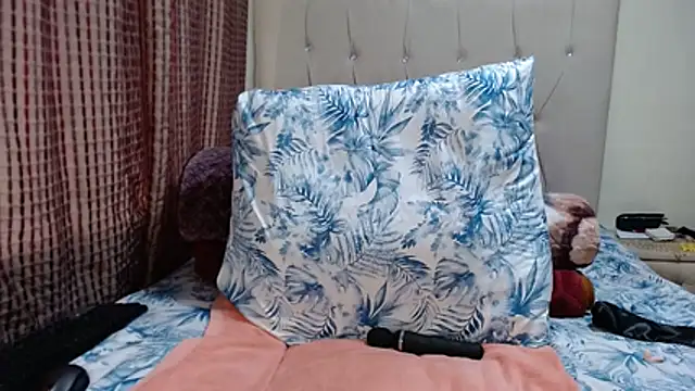 CHOCOLATEDARKBUSTYX online show from March 5, 7:26 am