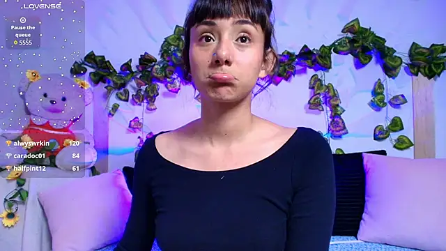 tati cardenas online show from December 3, 4:37 am