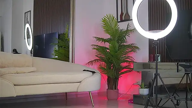 Abbela White online show from July 5, 5:46 am