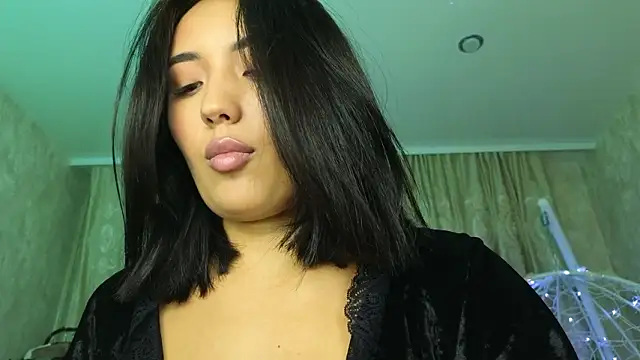 lily  foster online show from February 10, 2:42 pm