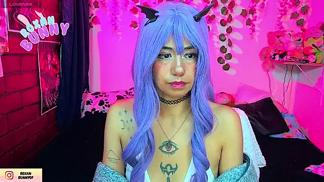 Roxanbunny1 online show from July 18, 3:32 am