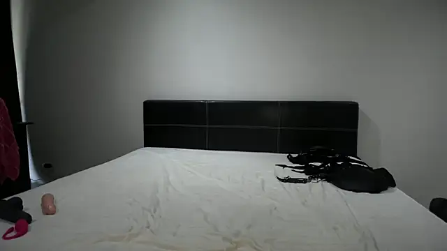 claudiacvc95 online show from September 12, 6:03 am