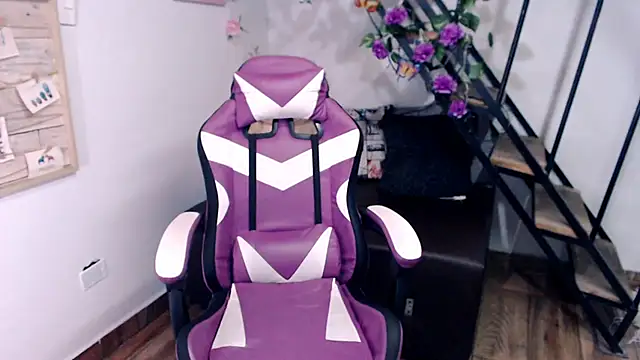 samantha baby  online show from March 6, 6:58 pm