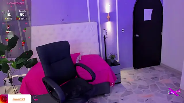martinasaez online show from June 24, 8:19 pm
