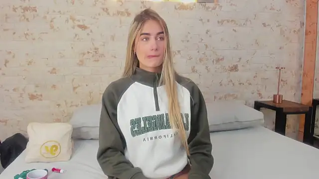 maryy campbell  online show from February 25, 11:09 am